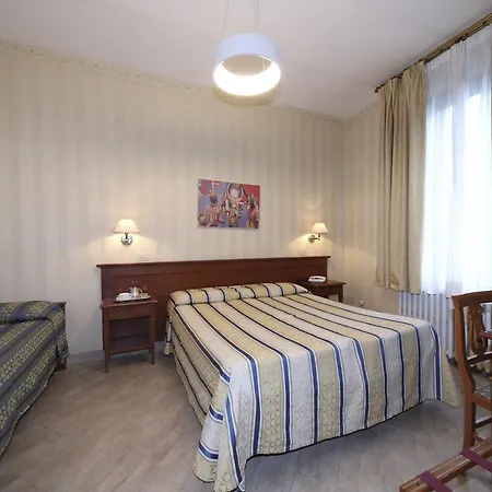 Hotel Moderno 3*