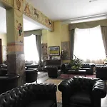 Moderno Hotel 3*