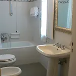 Moderno Hotel 3*
