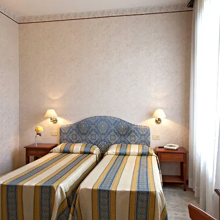 Moderno 호텔 3*