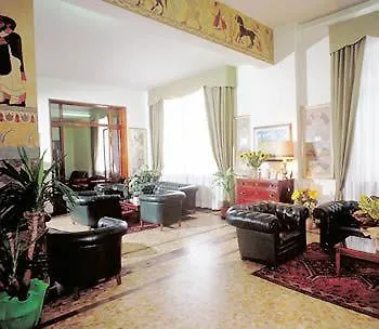 فندق Moderno 3*