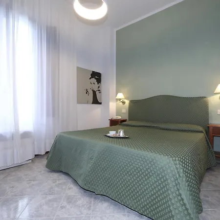 Moderno 3*