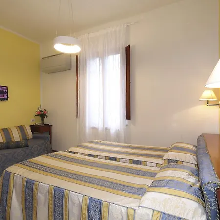 Moderno 3*