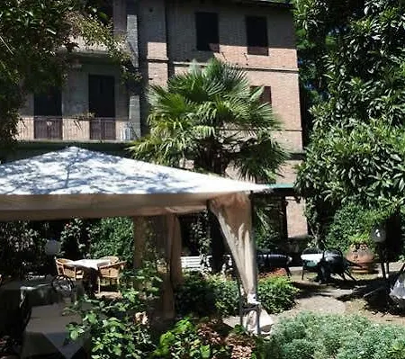 Moderno Hotel 3*