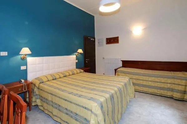 מלון Moderno סיינה