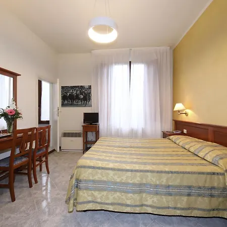 Moderno Hotell 3*