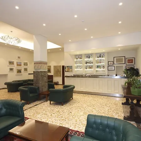 Moderno Hotell 3*
